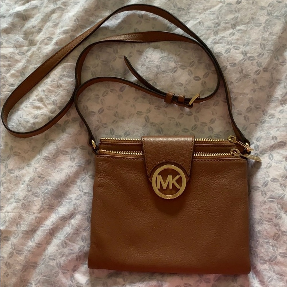 Michael kors cross body